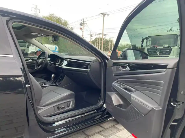 Volkswagen Passat — Фото автомобиля 12