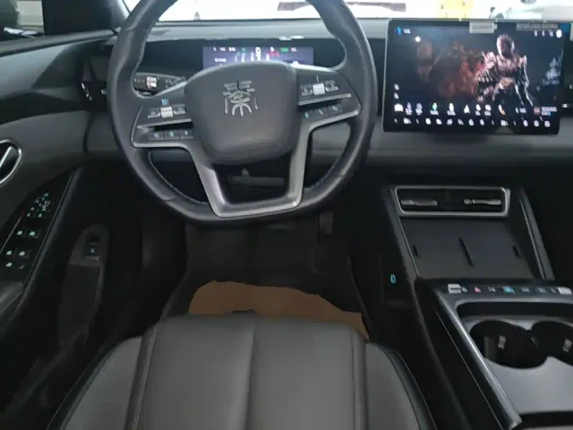 BYD Qin L — Фото автомобиля 10