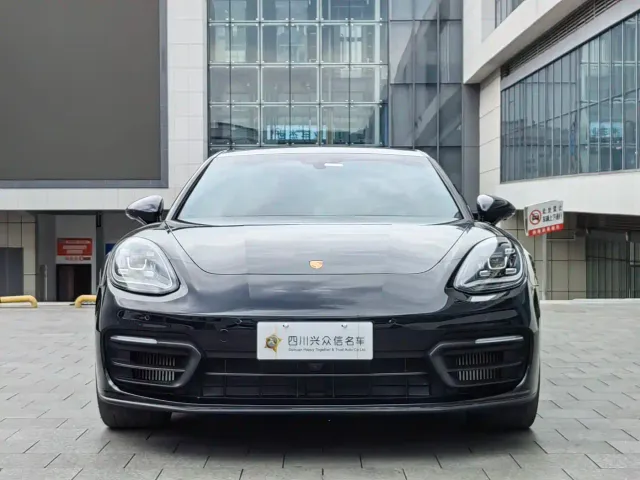 Porsche Panamera — Фото автомобиля 3