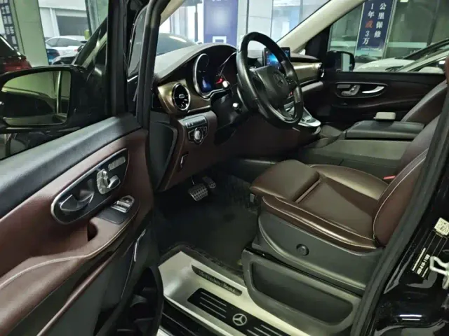 Mercedes-Benz V-Class — Фото автомобиля 15
