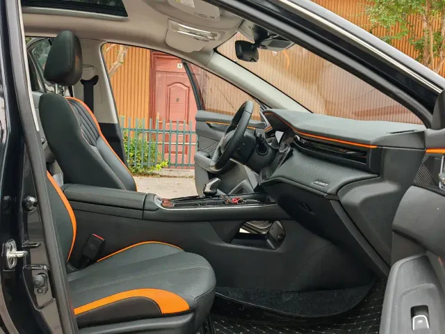 Dongfeng Yixuan MAX — Фото автомобиля 12