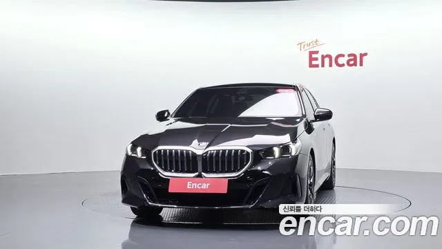 BMW 5 Series G60 — Фото автомобиля 3