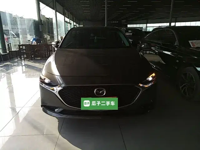 Mazda Axela — Фото автомобиля 2
