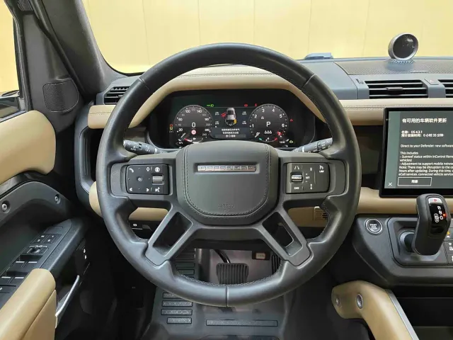Land Rover Defender — Фото автомобиля 11