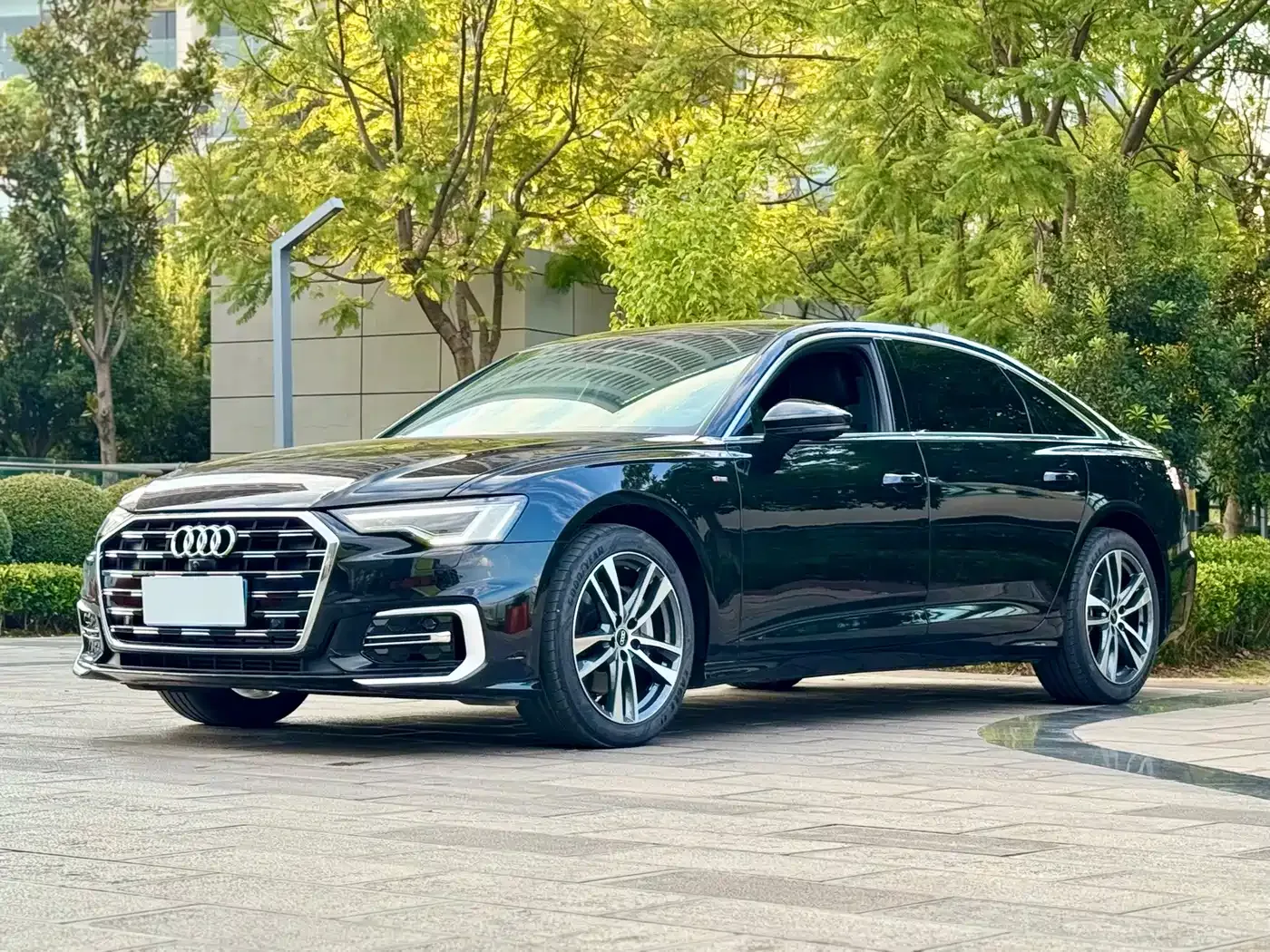 Фотография автомобиля — Audi Audi A6L