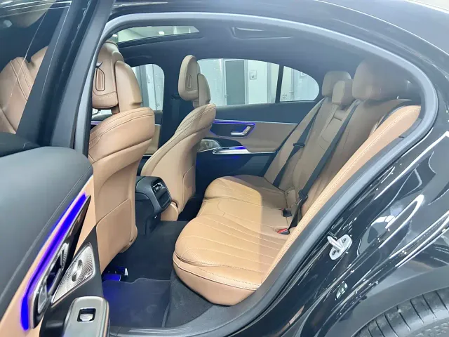 Mercedes-Benz E-Class — Фото автомобиля 11