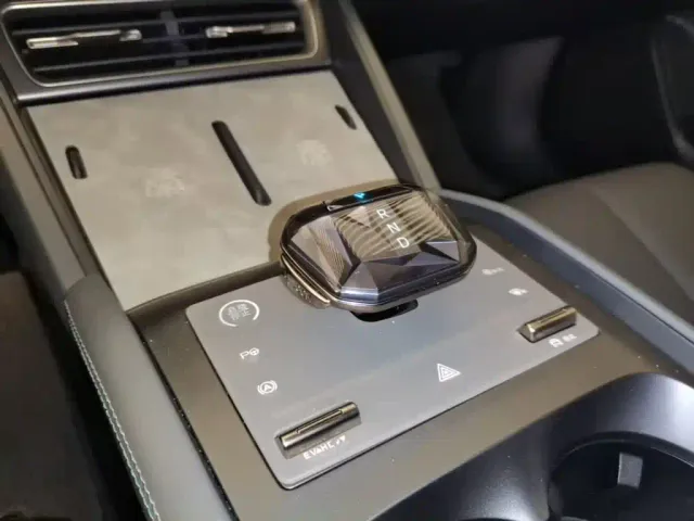 BYD Qin L — Фото автомобиля 13