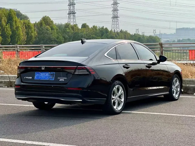 Honda Accord — Фото автомобиля 9