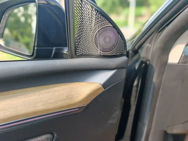 Tesla Model Y — Фото автомобиля 7