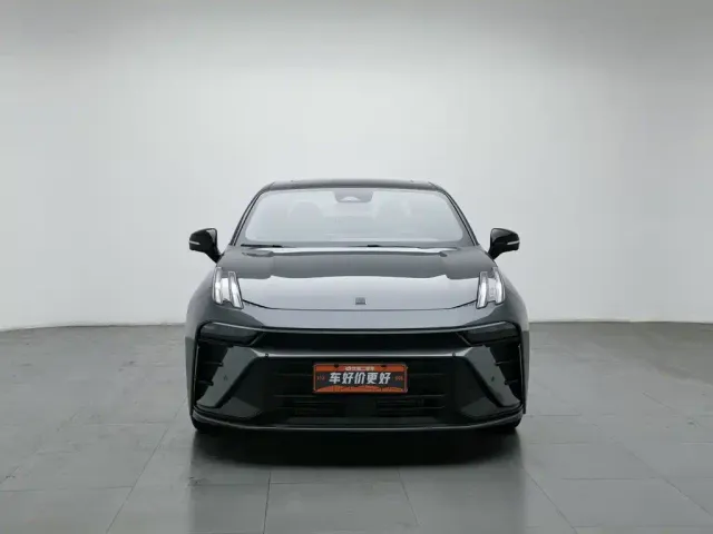 Lynk & Co 03 — Фото автомобиля 3