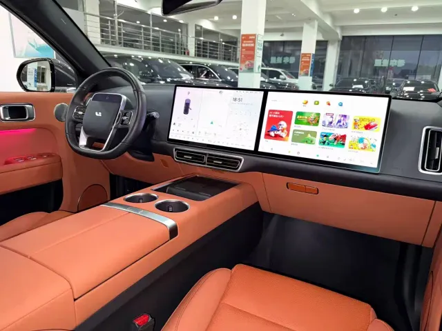 Li Auto L7 — Фото автомобиля 11