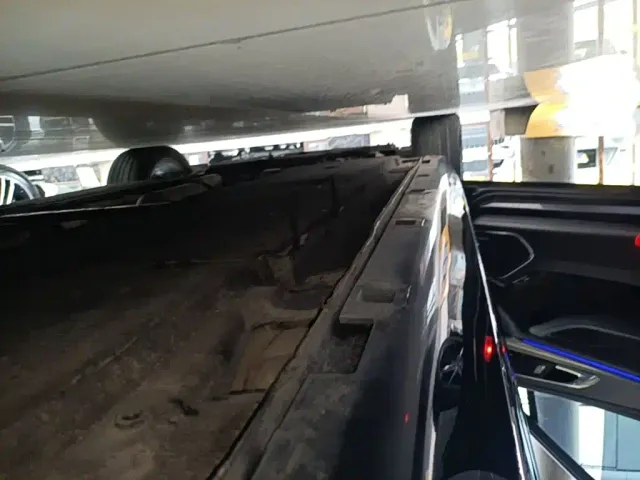 Hongqi Hongqi H5 2024 2.0T Automatic Smart Connect Flag Smooth Edition — Фото автомобиля 21