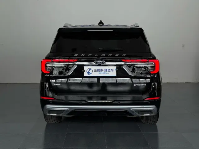 Ford Explorer — Фото автомобиля 5