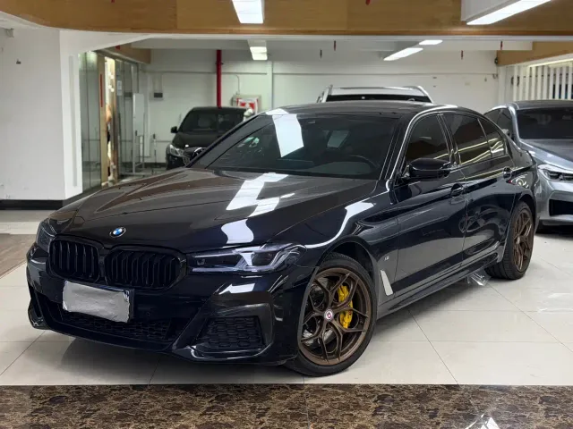 Фотография автомобиля — BMW 5 Series