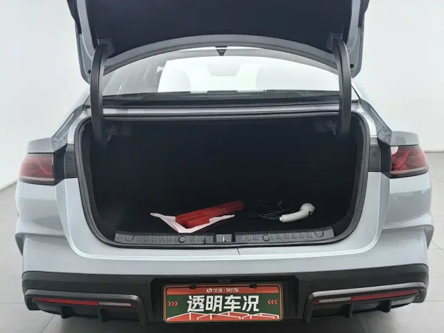 BYD Qin L — Фото автомобиля 16