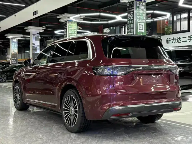 Aito M8 — Фото автомобиля 4