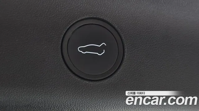 Tesla Model Y — Фото автомобиля 18