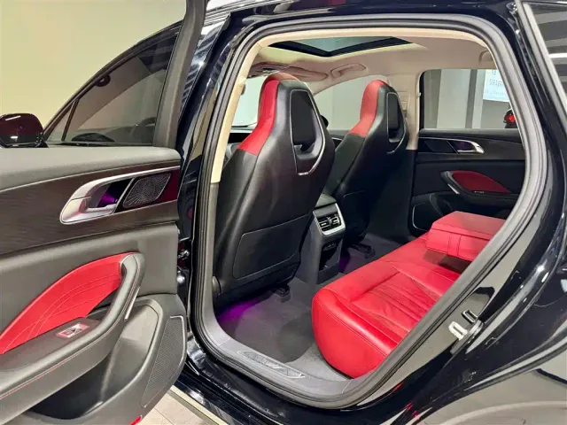 Hongqi H6 — Фото автомобиля 22