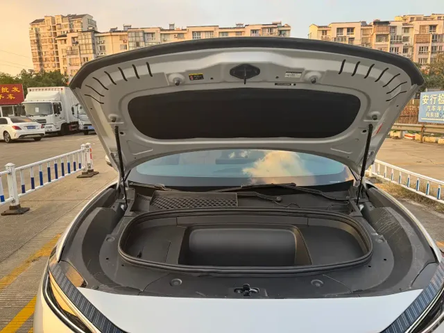 BYD Song L EV — Фото автомобиля 21