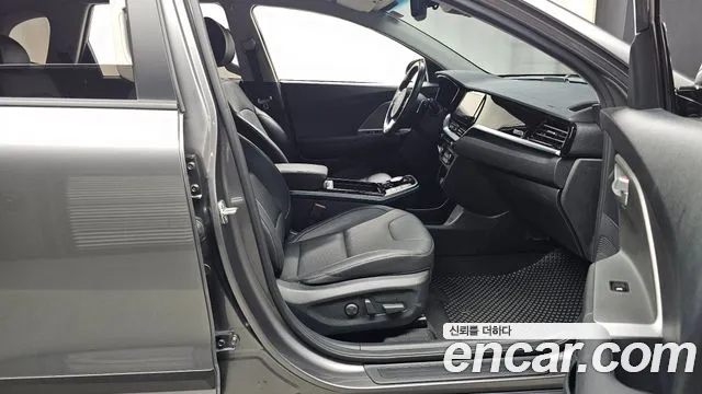 Kia Niro — Фото автомобиля 15