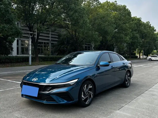 Hyundai Elantra — Фото автомобиля 3