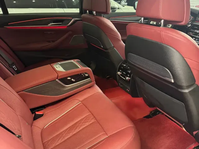 BMW 5 Series — Фото автомобиля 8