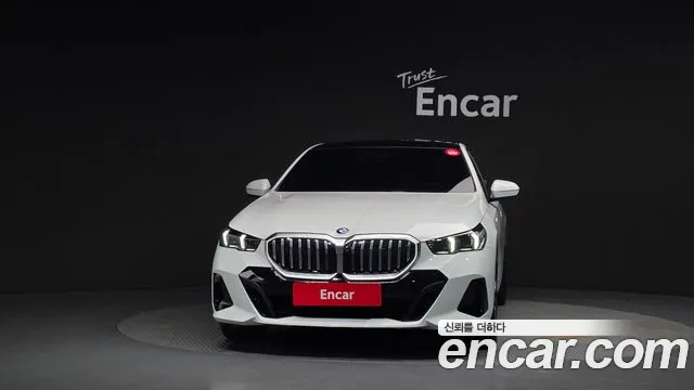 BMW 5-Series — Фото автомобиля 3