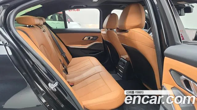 BMW 3 Series — Фото автомобиля 17
