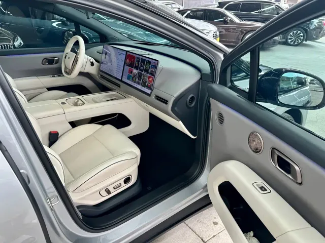 Li Auto i6 — Фото автомобиля 7