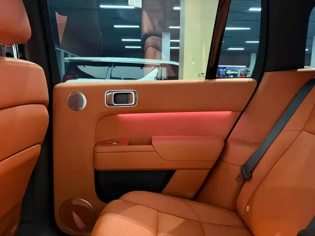 Li Auto L7 — Фото автомобиля 11