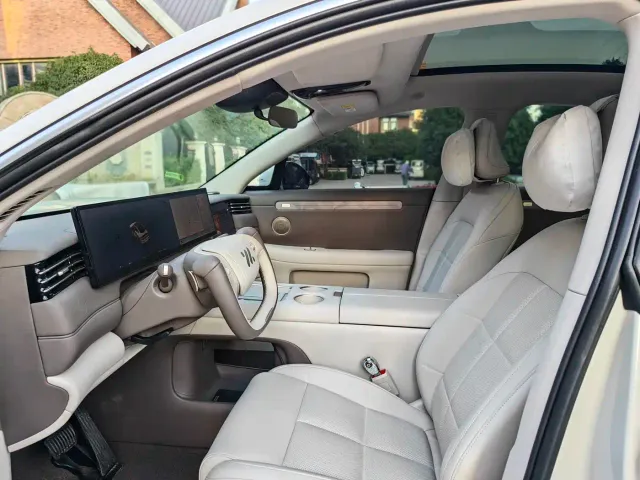 IM Motors LS6 — Фото автомобиля 4