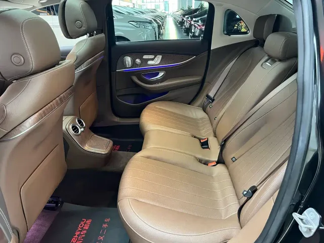 Mercedes-Benz E-Class — Фото автомобиля 10