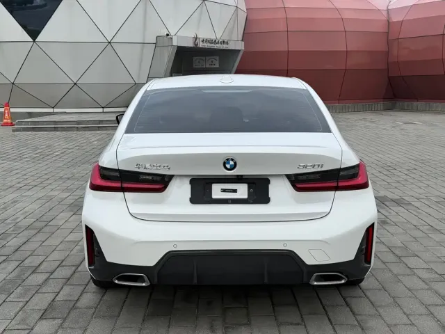 BMW 3 Series — Фото автомобиля 5