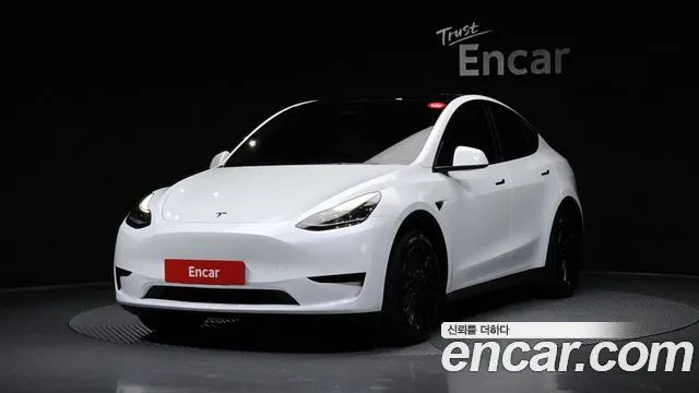 Фотография автомобиля — Tesla Model Y