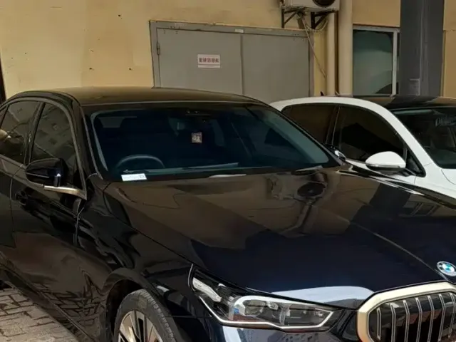 BMW 5 Series — Фото автомобиля 3