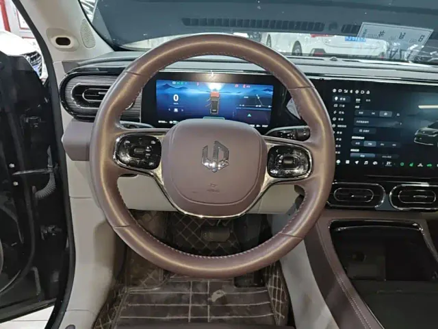 Leapmotor C11 — Фото автомобиля 10