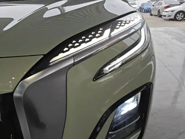 Hongqi HS3 — Фото автомобиля 23