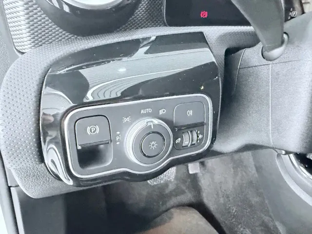 Mercedes-Benz A-Class — Фото автомобиля 5