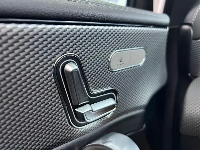 Mercedes-Benz A-Class — Фото автомобиля 11