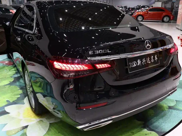 Mercedes-Benz E-Class — Фото автомобиля 22