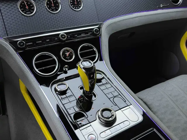 Bentley Continental Plug-in Hybrid — Фото автомобиля 25