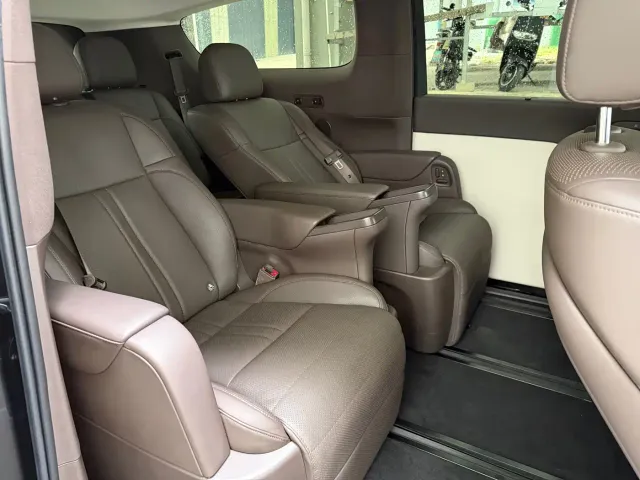 Li Auto MEGA — Фото автомобиля 13