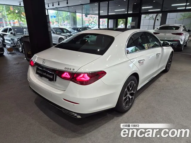 Mercedes-Benz E-Class W214 — Фото автомобиля 2