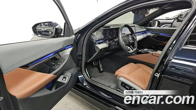 BMW 5-Series 5 серия (G60) 530i xDrive M Sport — Фото автомобиля 10