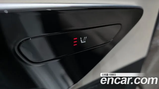 Mercedes-Benz E-Class — Фото автомобиля 17
