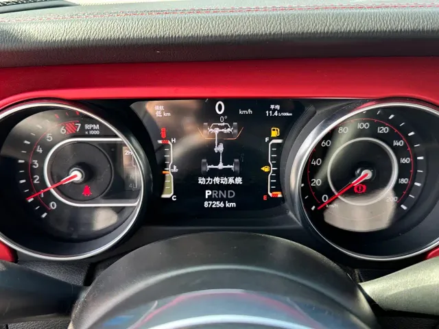 Jeep Wrangler — Фото автомобиля 22