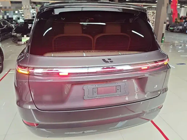 Li Auto L9 — Фото автомобиля 5