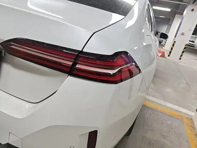 BMW 5 Series — Фото автомобиля 7
