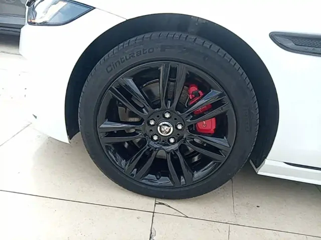 Jaguar XEL — Фото автомобиля 22
