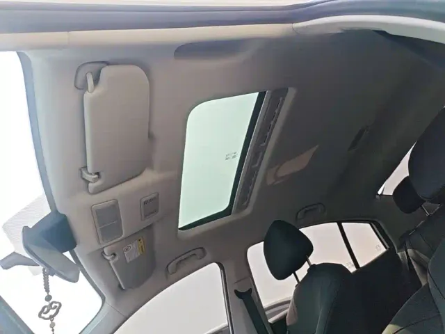 Roewe i5 — Фото автомобиля 17
